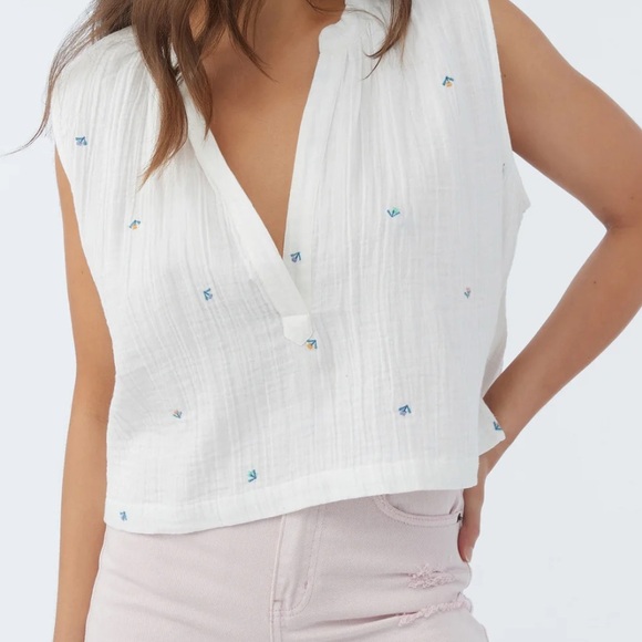 O'Neill Tops - NWT O'Neill Aarya Top with Embroidery
